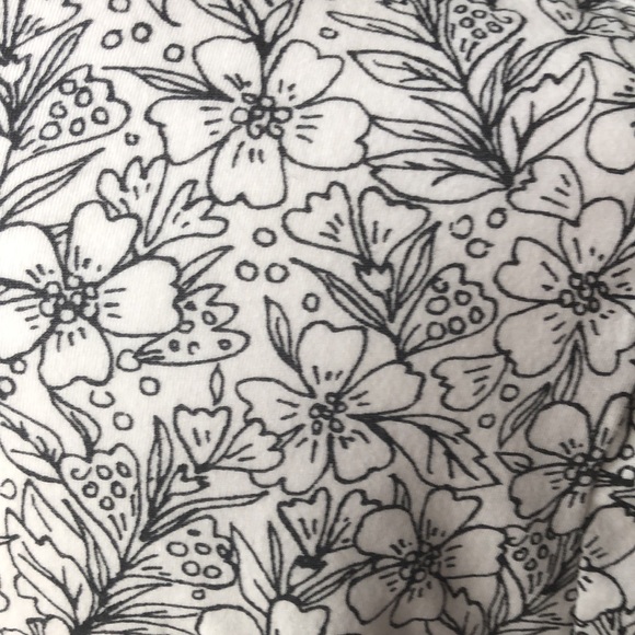 Prince & Fox black outlined flowers size XL top - Picture 3 of 5